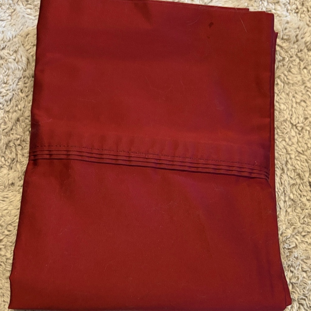 Ralph Lauren Deep Red 100% Cotton King pillowcases